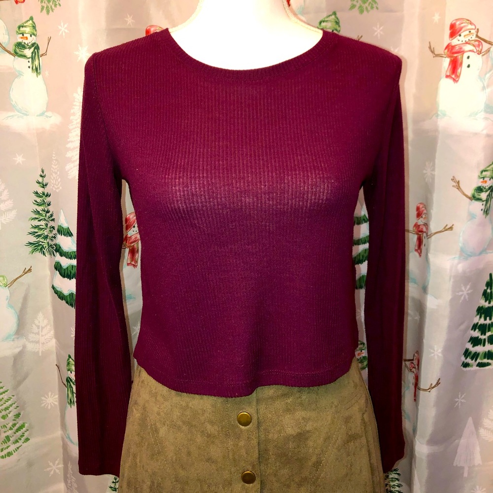 NEW LISTING! H&M Crop Top